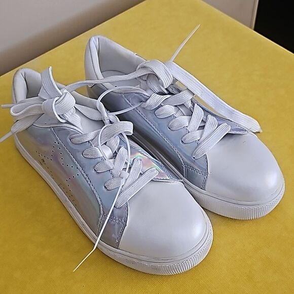 Steve Madden Converse style iridescent sneakers girls size 4 - Picture 1 of 10